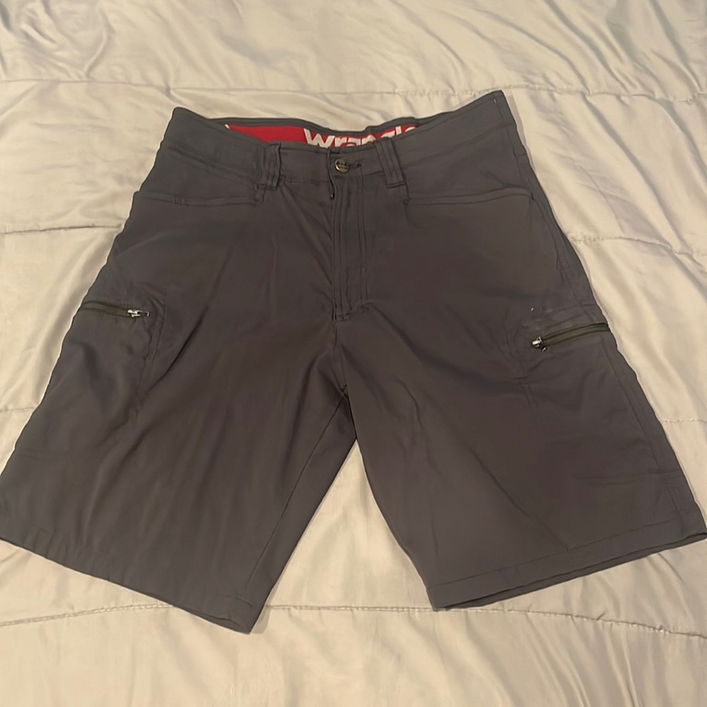 Men’s Wrangler Black Cargo Shorts